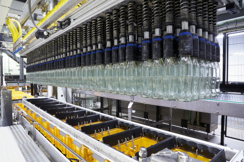 NEW RETURNABLE GLASS LINE FROM KHS OPTIMIZES HIGHLY COMPLEX SORTING PROCESSES